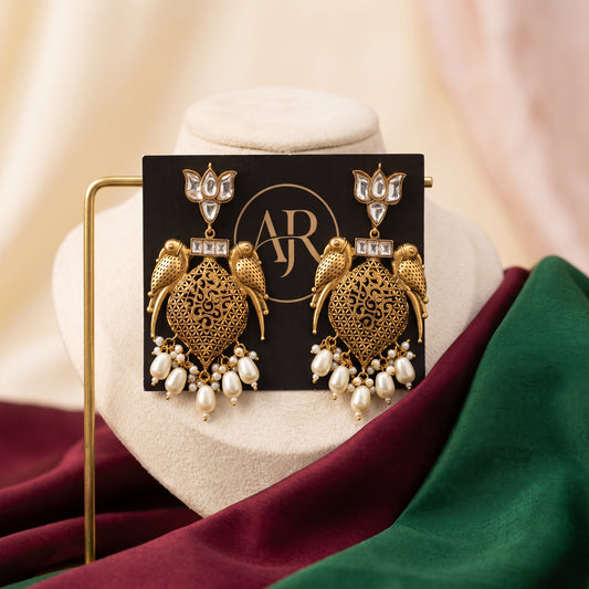 Pari · Antique Gold Pearl Earrings